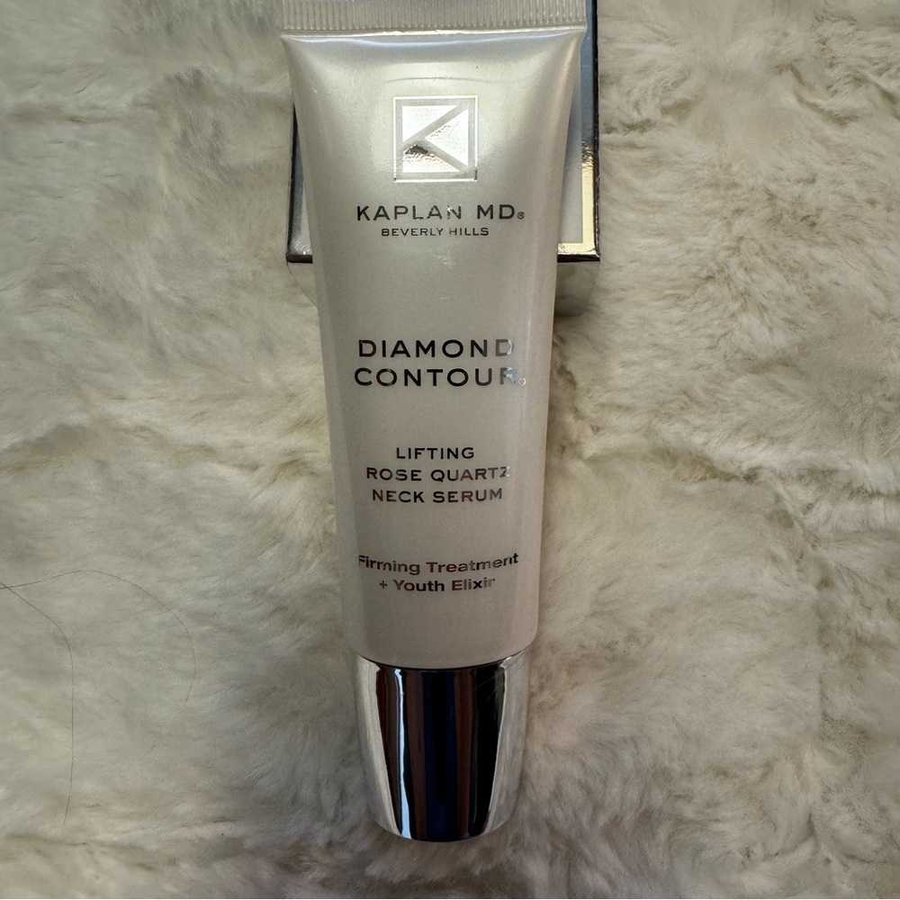 KAPLAN MD Diamond Contour Lifting Rose
Quartz Neck Serum 1.7 oz. Rose Quartz App